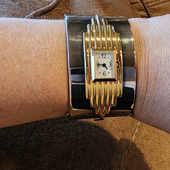 Cuff watch by Franklin Mint - Picture 2 of 6